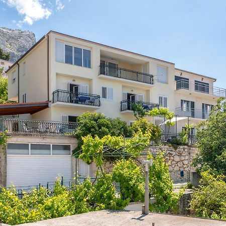 Apartmani Mirta Omis A Exteriör bild