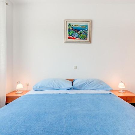 Apartmani Mirta Omis A Exteriör bild